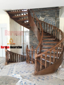 پله مارپیچ چوبی