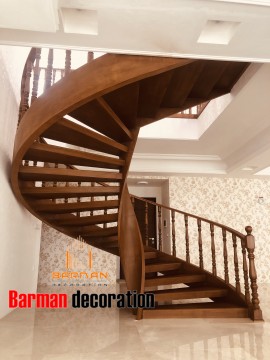 پله گرد و پله پیچ چوبی