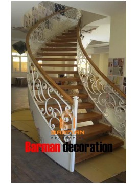 پله گرد با نرده فرفورژه