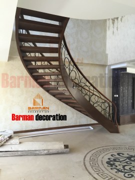 نرده فرفورژه با هندریل چوبی 